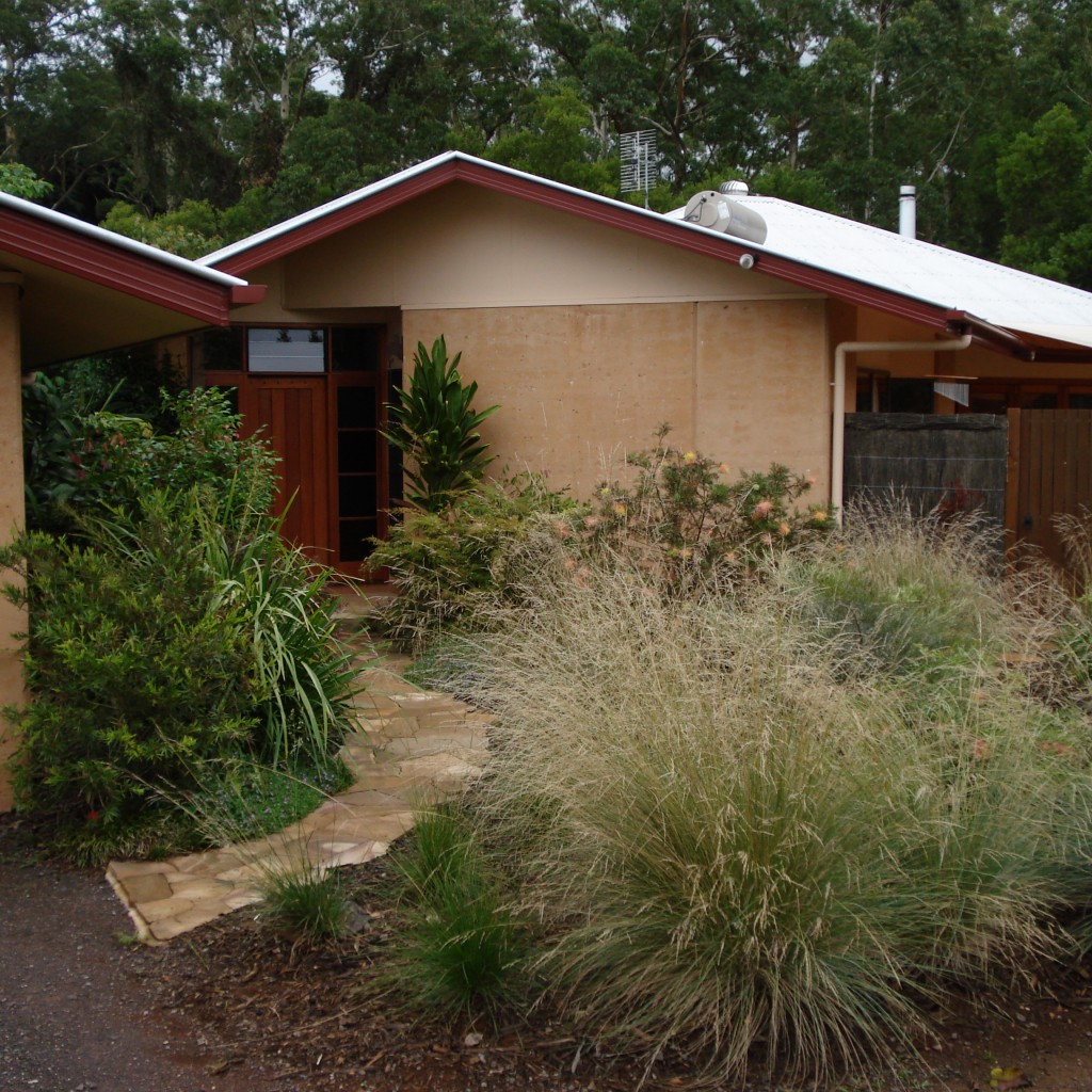 Rammed earth cottage, Maleny