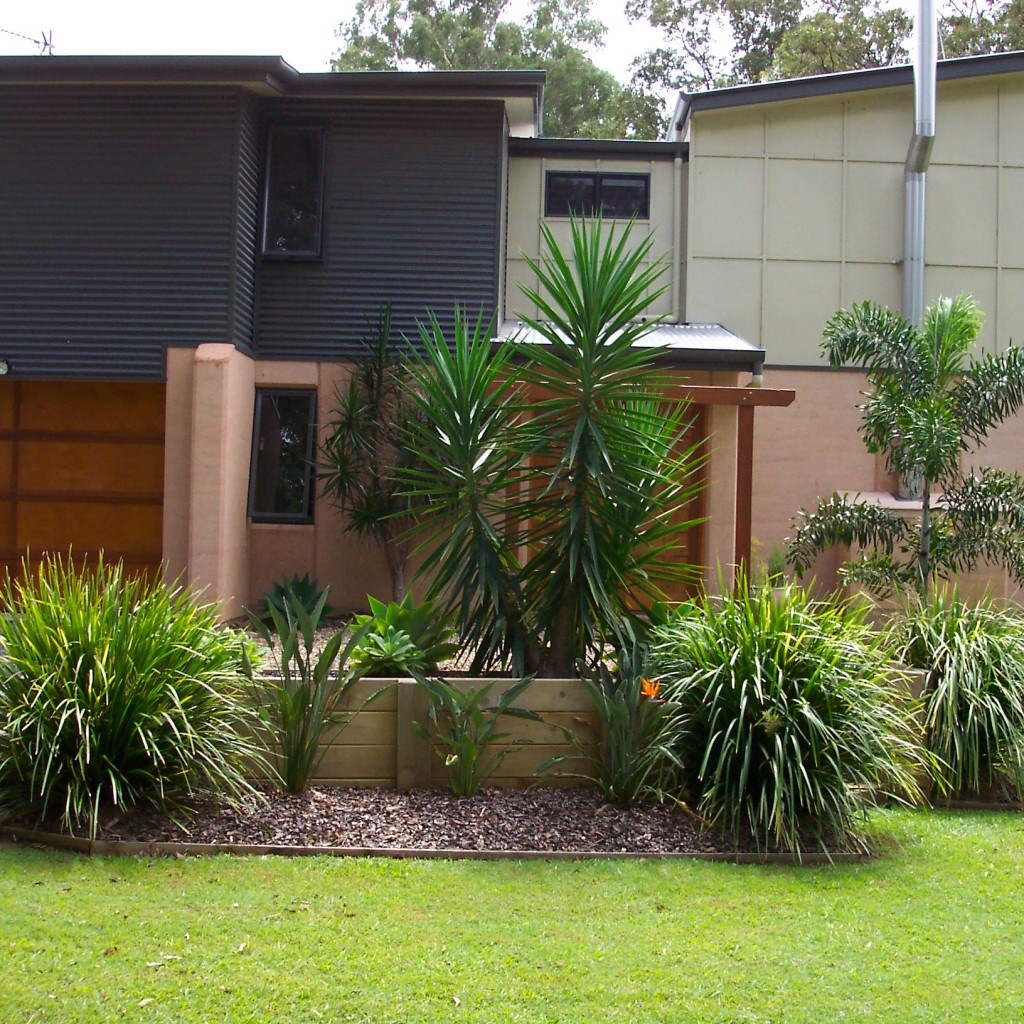 Award winning rammed earth, colorbond and FC sheeting home near NoosaMulti award winning rammed earth, colourbond and fc sheeting home, near Noosa.
